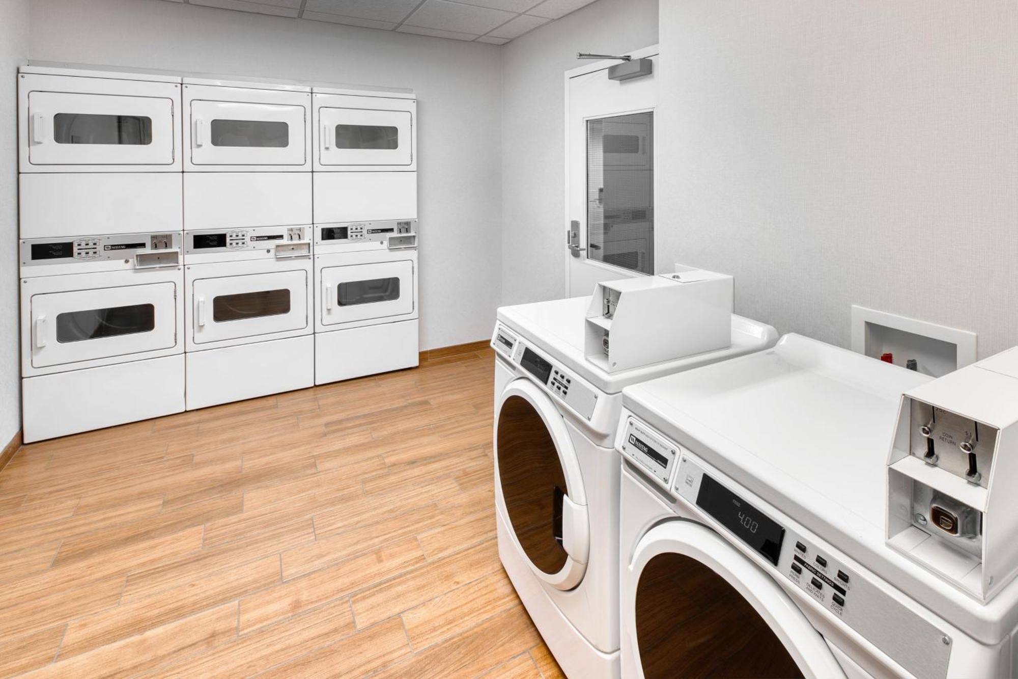 Towneplace Suites By Marriott Belleville Esterno foto